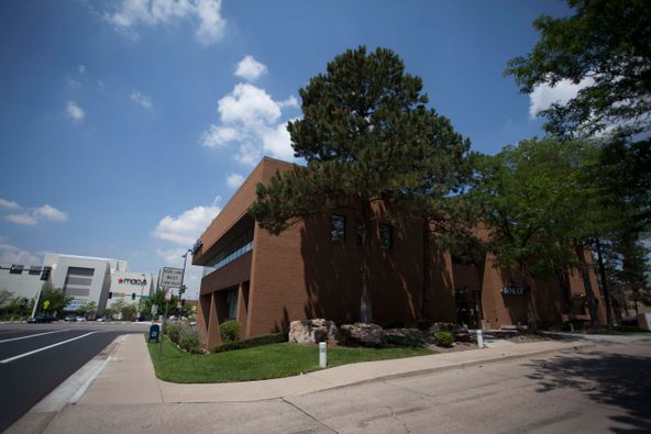 Bank of the West-Cherry Creek: 2 Steele St, Denver, CO 80206